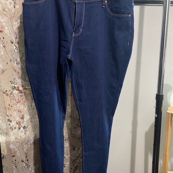 Size 16 YMI stretchy jeans new never worn - Picture 4 of 8